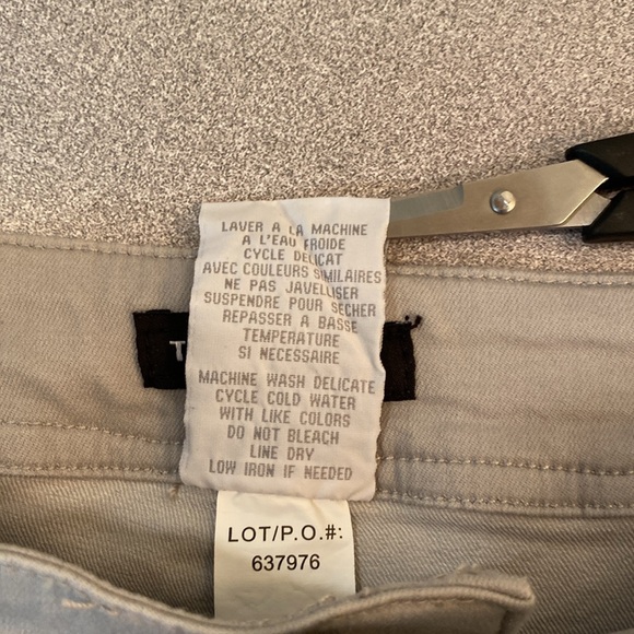 Tribal - NWT favourite stretch Bermuda Shorts. Size 2 - Picture 4 of 11